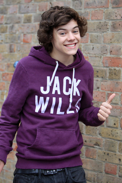 Harry+Styles+Shoulder+Length+Hairstyles+Medium+enQUr9tPC2tl